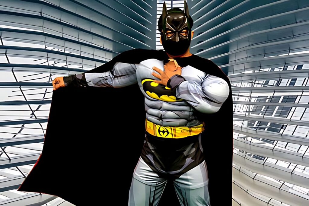 Read more about the article Elevate Your Party with a Batman Costume Artist