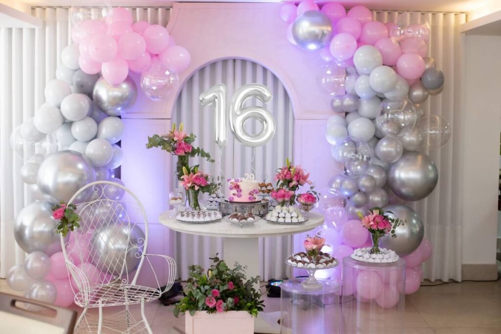Read more about the article Glitzy Bollywood Sweet 16 Birthday Bash Ideas